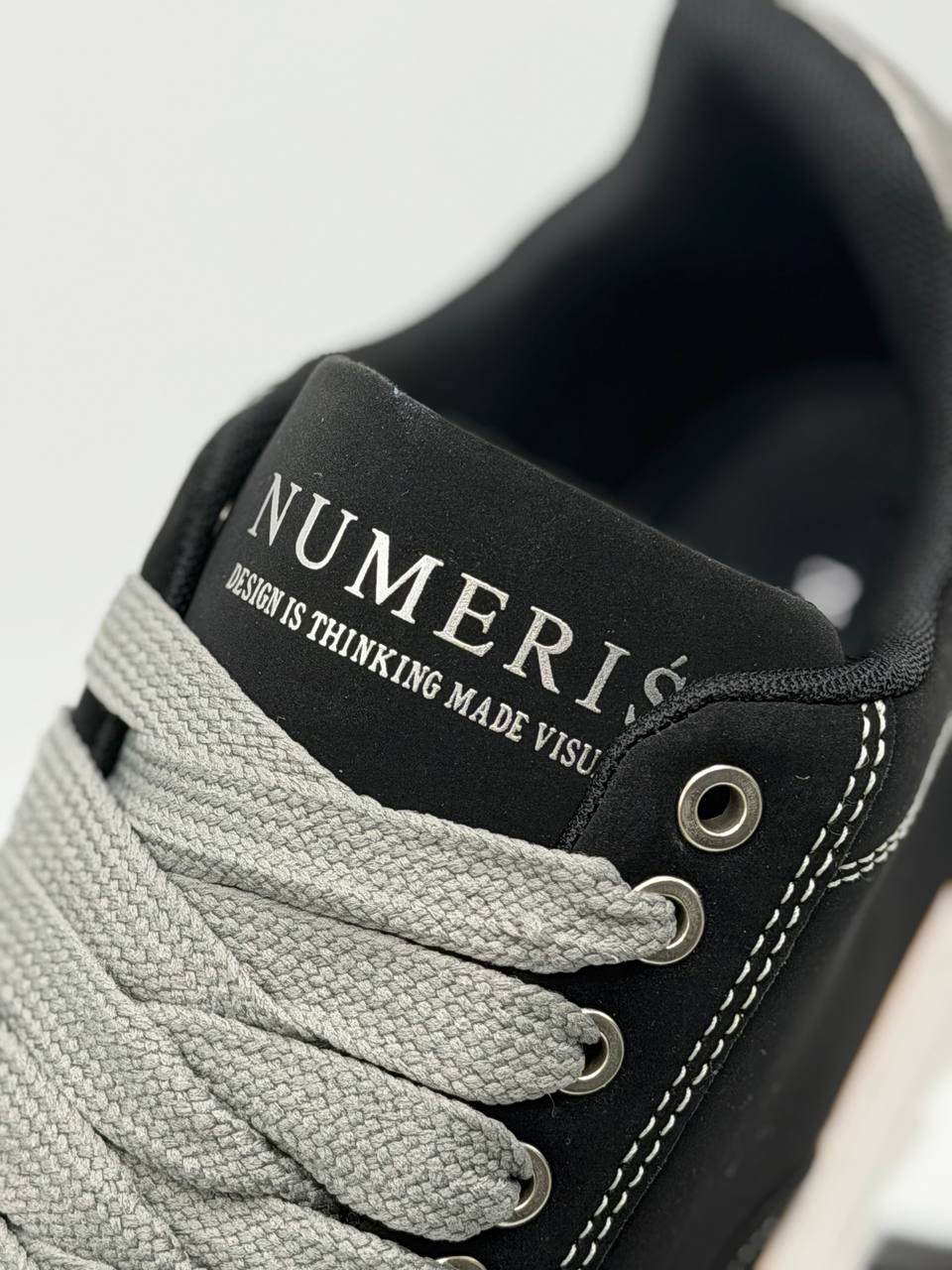 Numeris | Negro-Gris