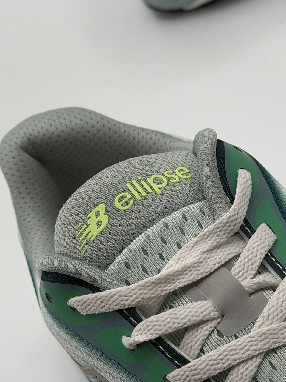 New Balance Ellipse V1  | Verde-Blanco