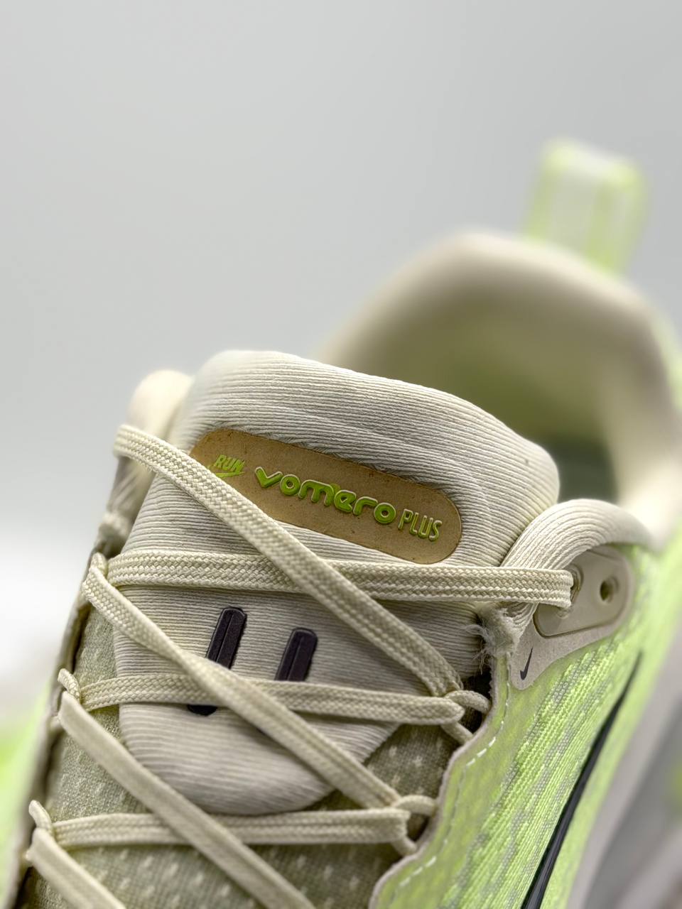 Nike Vomero Plus | Verde