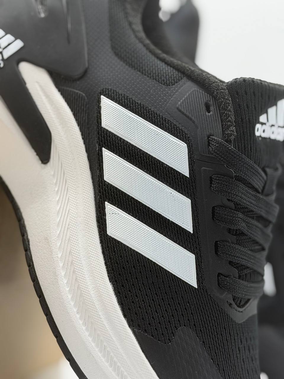 Adidas Bounce 2 | Negro-Blanco