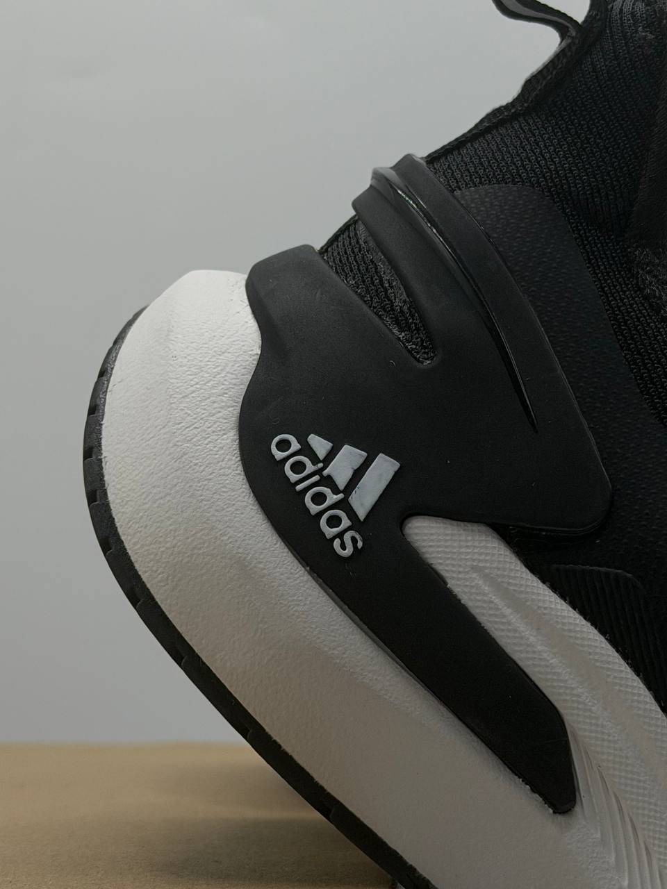 Adidas Bounce 2 | Negro-Blanco