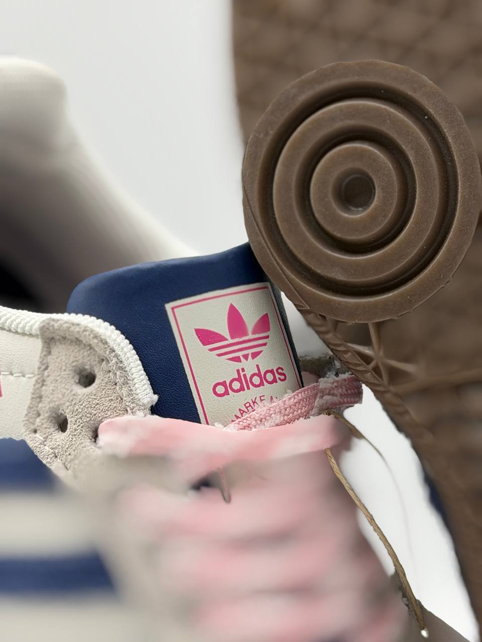 Adidas Originals x Disney Samba OG "Cheshire Cat" | Blanco-Azul