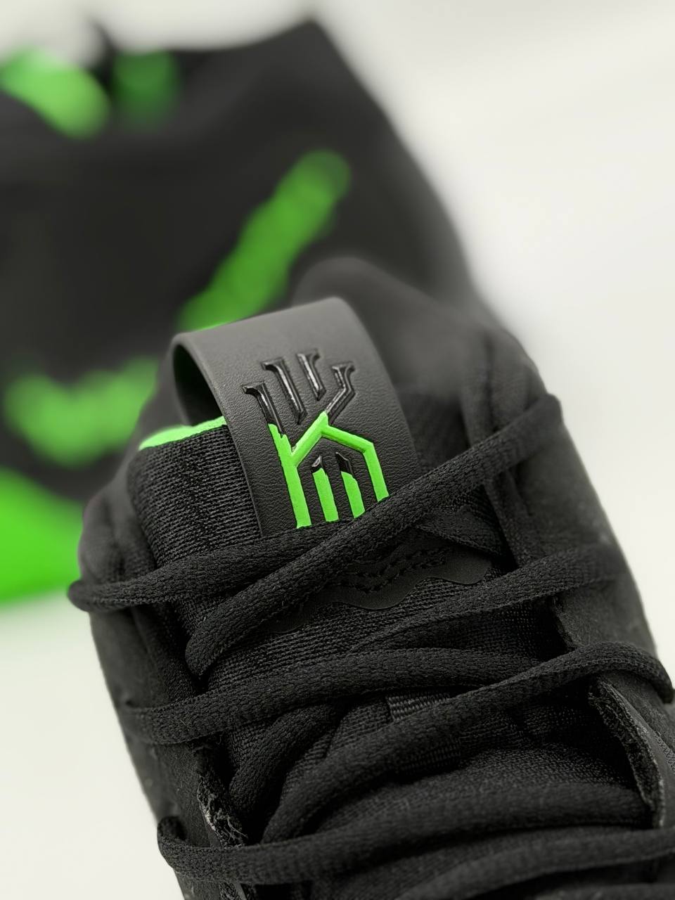 Nike Kyrie 4 'Halloween' | Negro-Verde