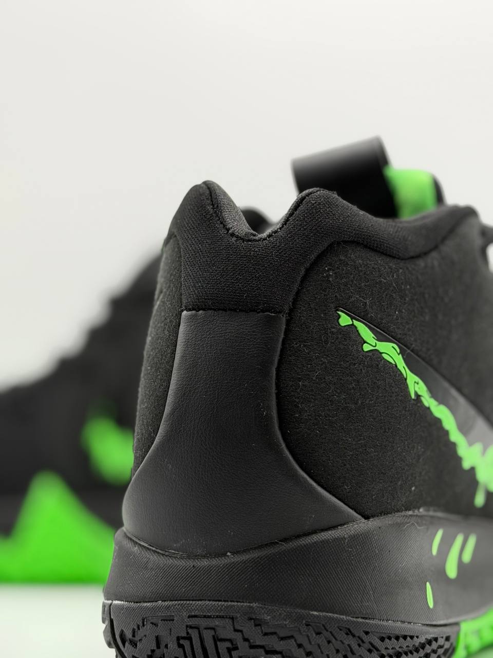 Nike Kyrie 4 'Halloween' | Negro-Verde