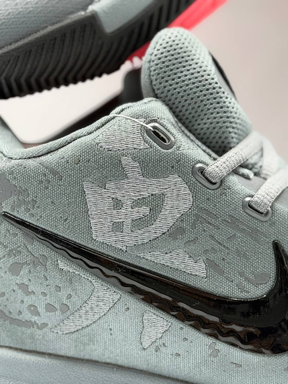 Nike Kyrie 3 “Tokyo” | Gris-Negro
