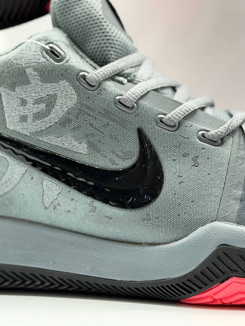 Nike Kyrie 3 “Tokyo” | Gris-Negro