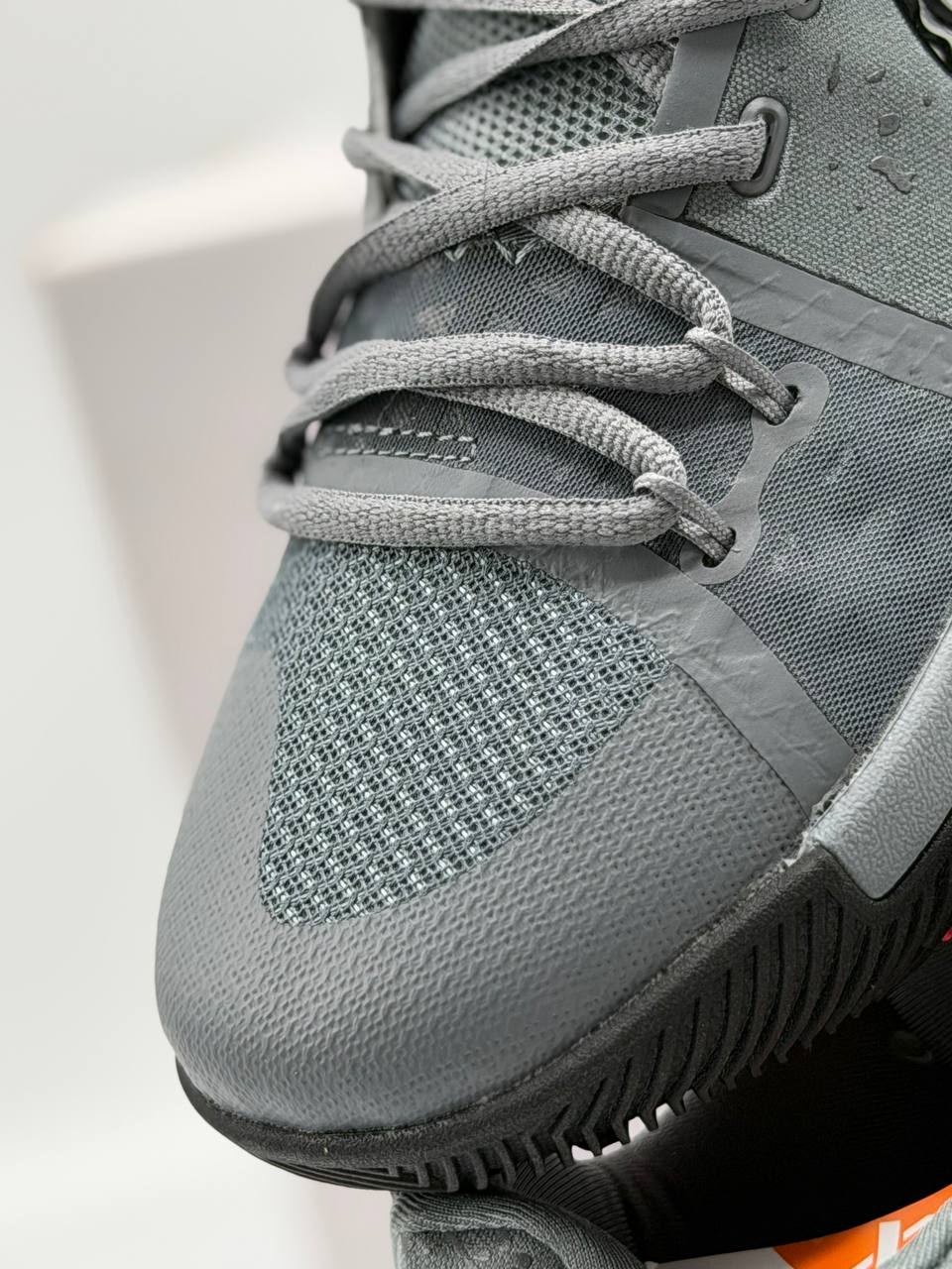 Nike Kyrie 3 “Tokyo” | Gris-Negro