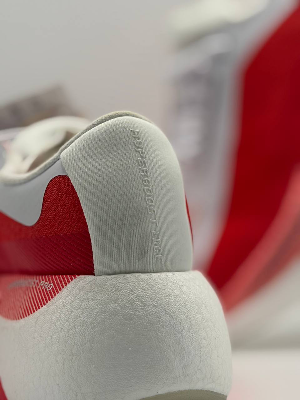 Adidas Hyperboost Edge | Blanco-Rojo