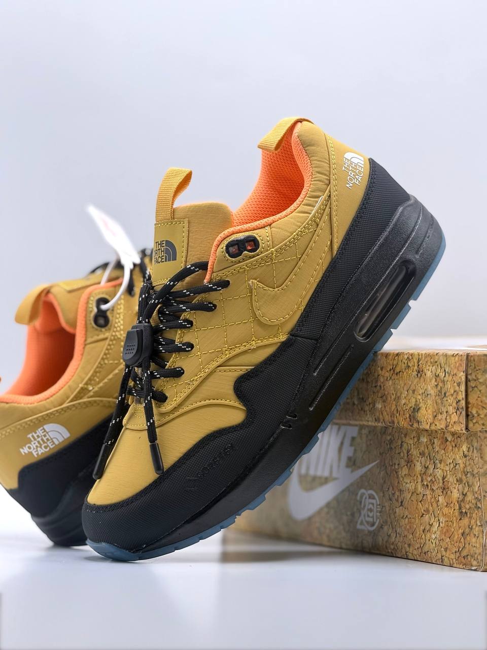 Nike Air Max 1 x The North Face | Amarillo