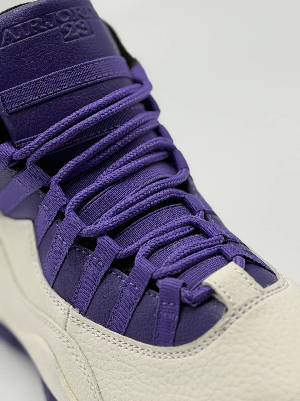 Nike Air Jordan 10 Retro “Hydrangeas” | Blanco-Purpura