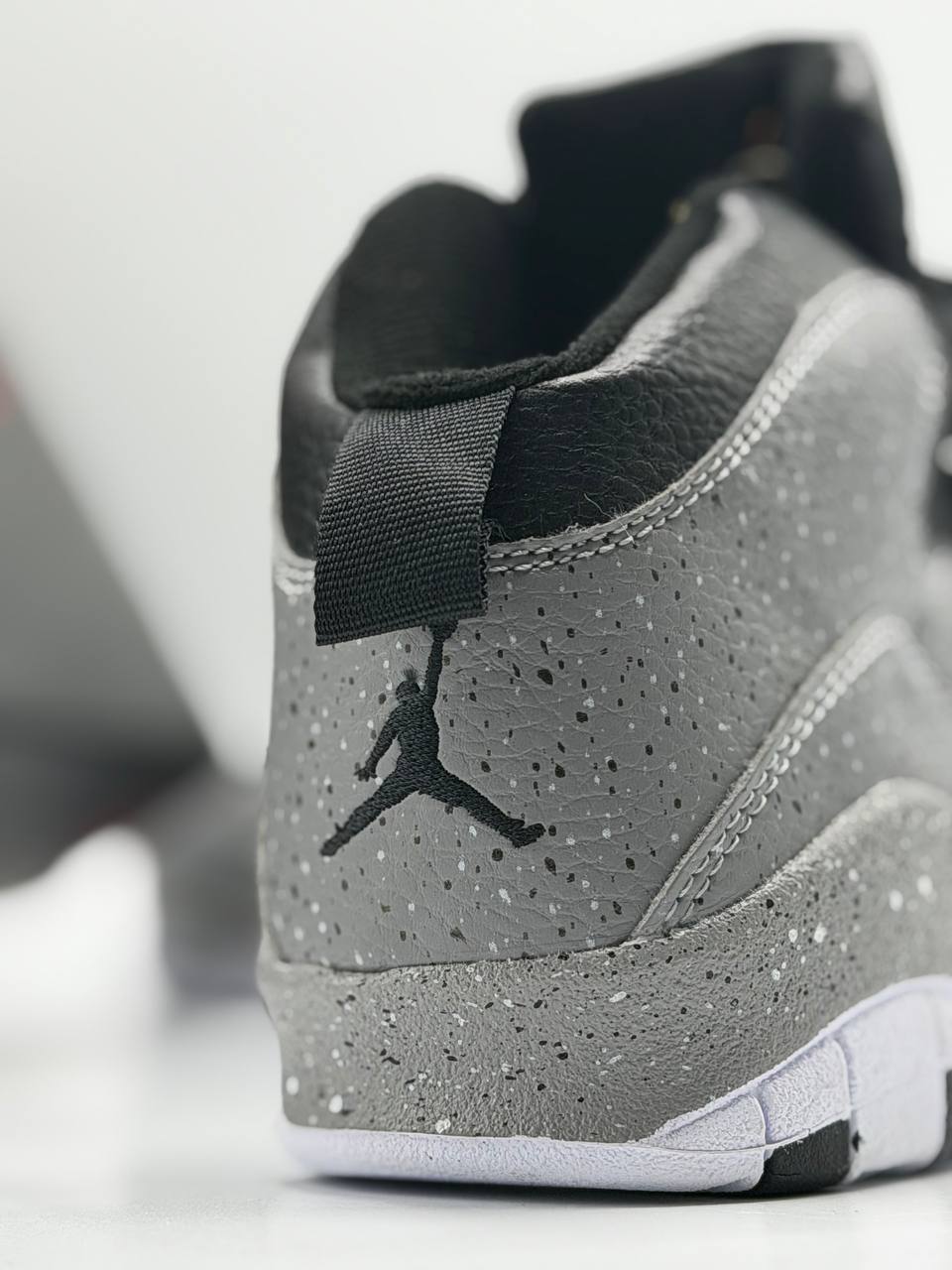 Air Jordan 10 Retro "Light Smoke Grey / Cement" | Gris-Negro