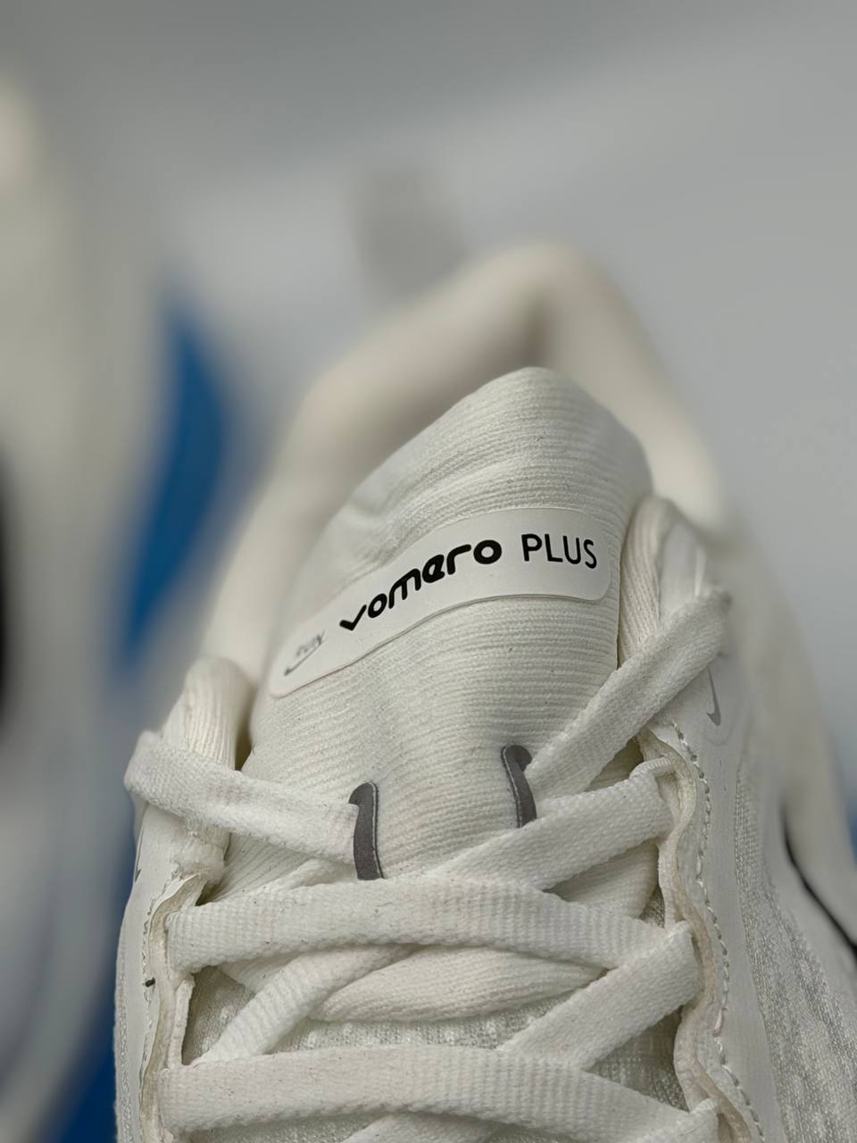 Nike Vomero Plus | Blanco-Azul
