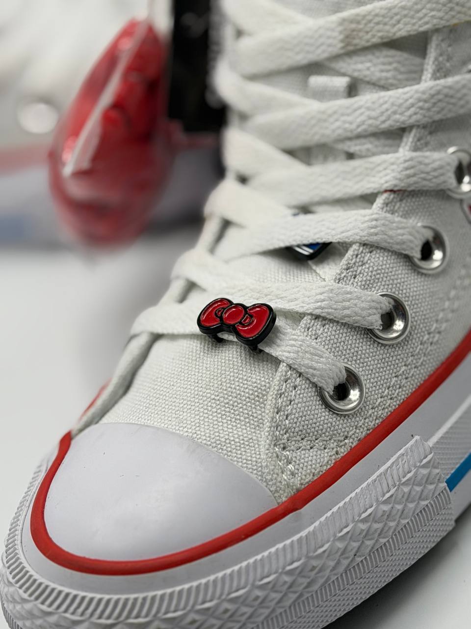 Converse x Hello Kitty and Friends Chuck Taylor All Star Charmed | Blanco