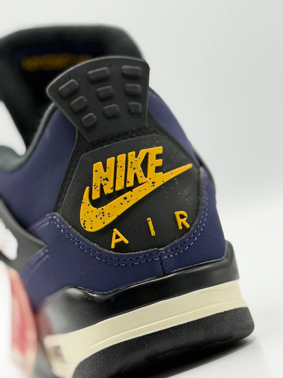 Air Jordan 4 Retro "Lakers" | Purpura