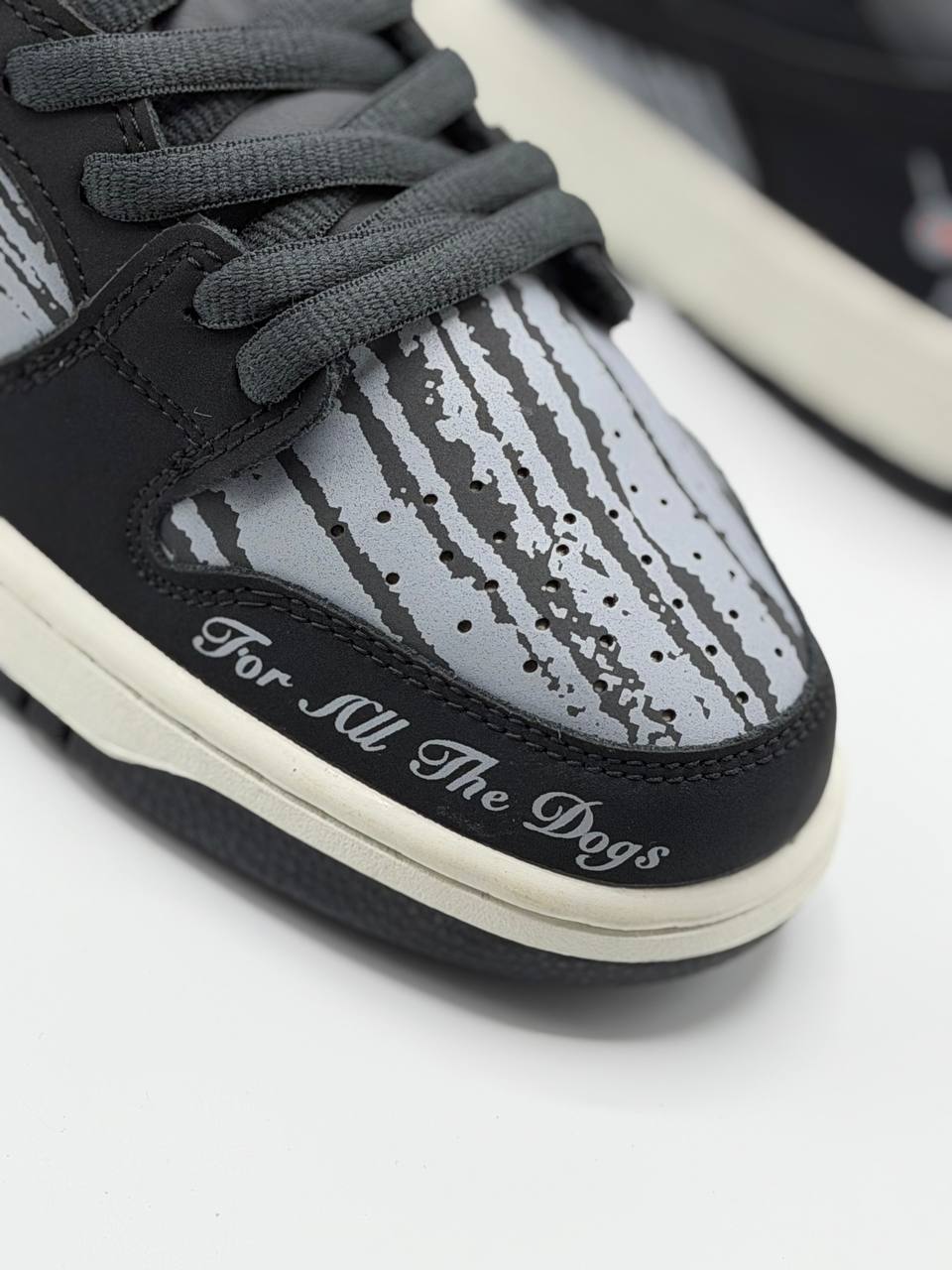 Nike Dunk Low `For All the Dogs` | Negro-Gris