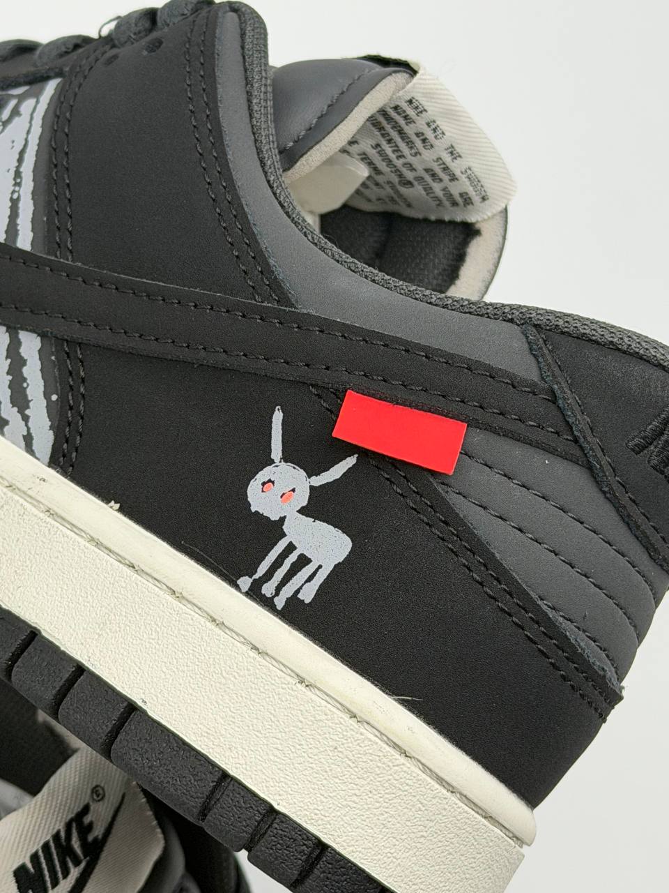 Nike Dunk Low `For All the Dogs` | Negro-Gris