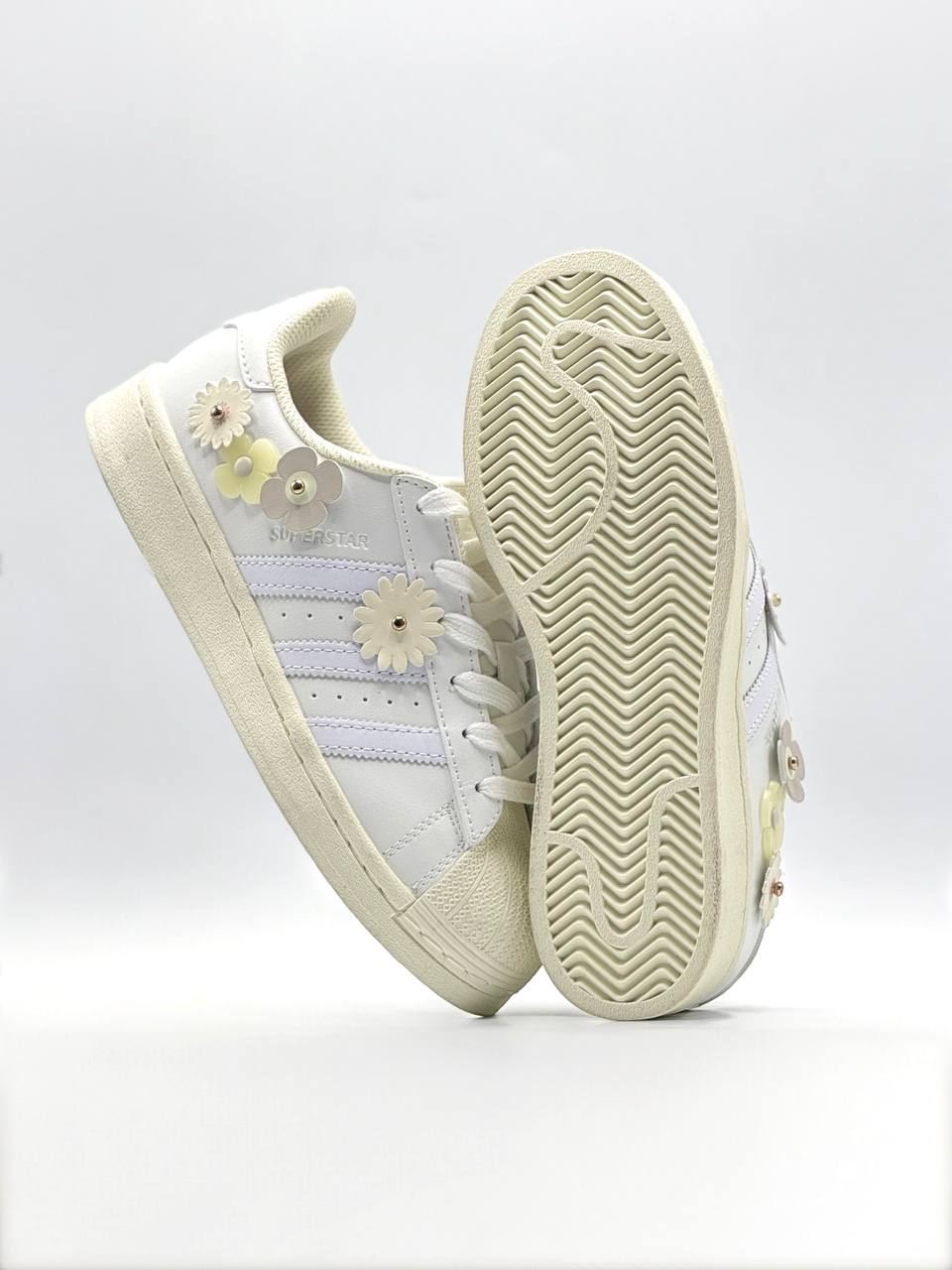 Adidas Súperstar “ Flowers” | Blanco