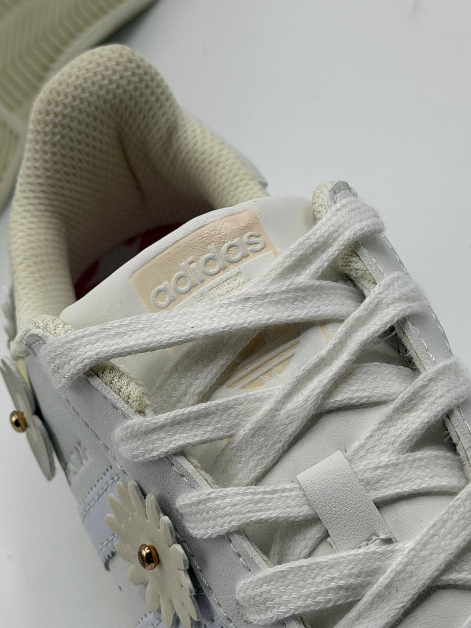 Adidas Súperstar “ Flowers” | Blanco