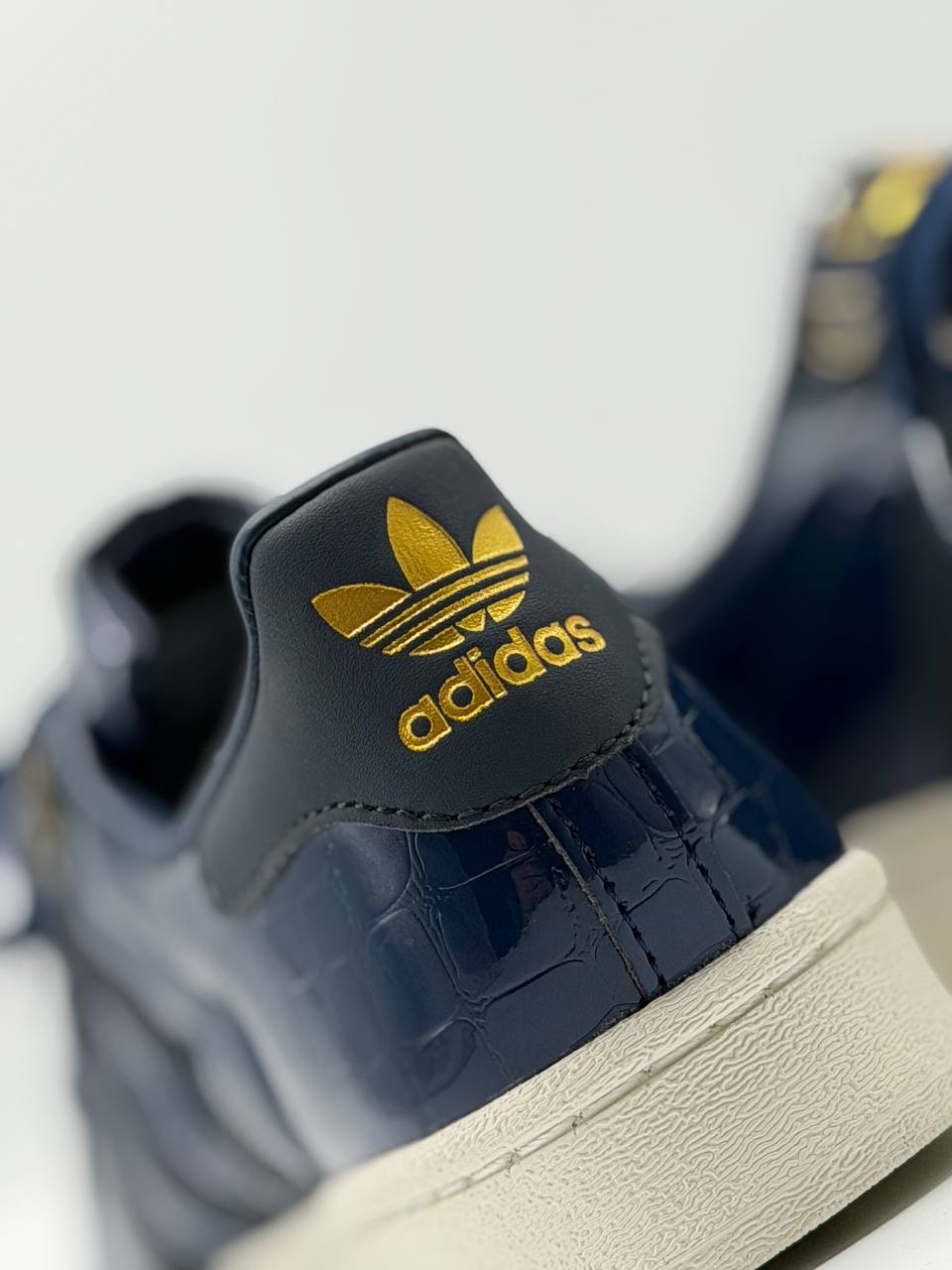 Adidas Superstar x Anthony Edwards “Navy Croc” | Azul-Blanco