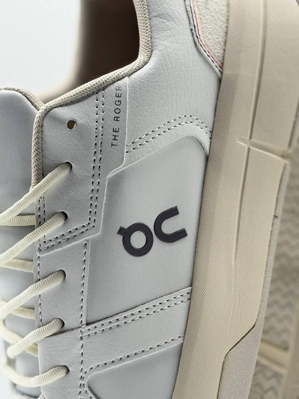 On The Roger Clubhouse | Blanco