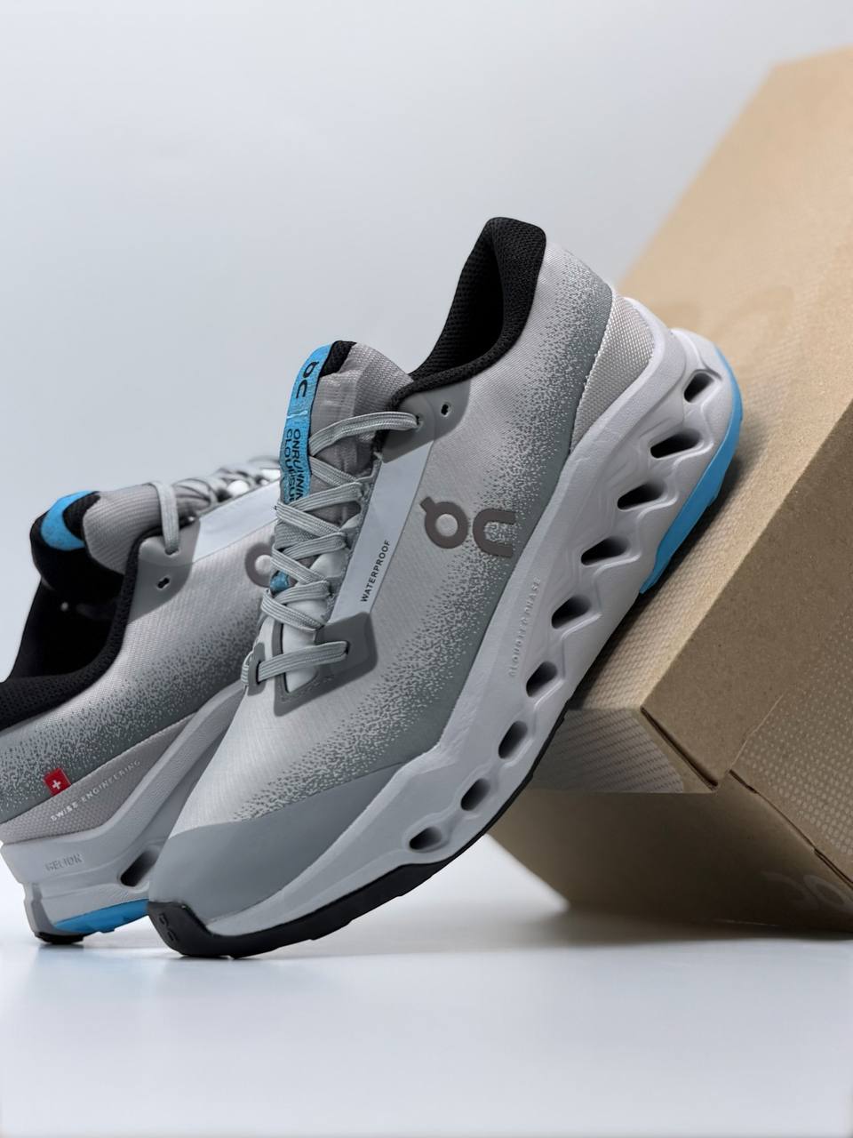 On Cloudsurfer Trail Waterproof | Gris-Azul