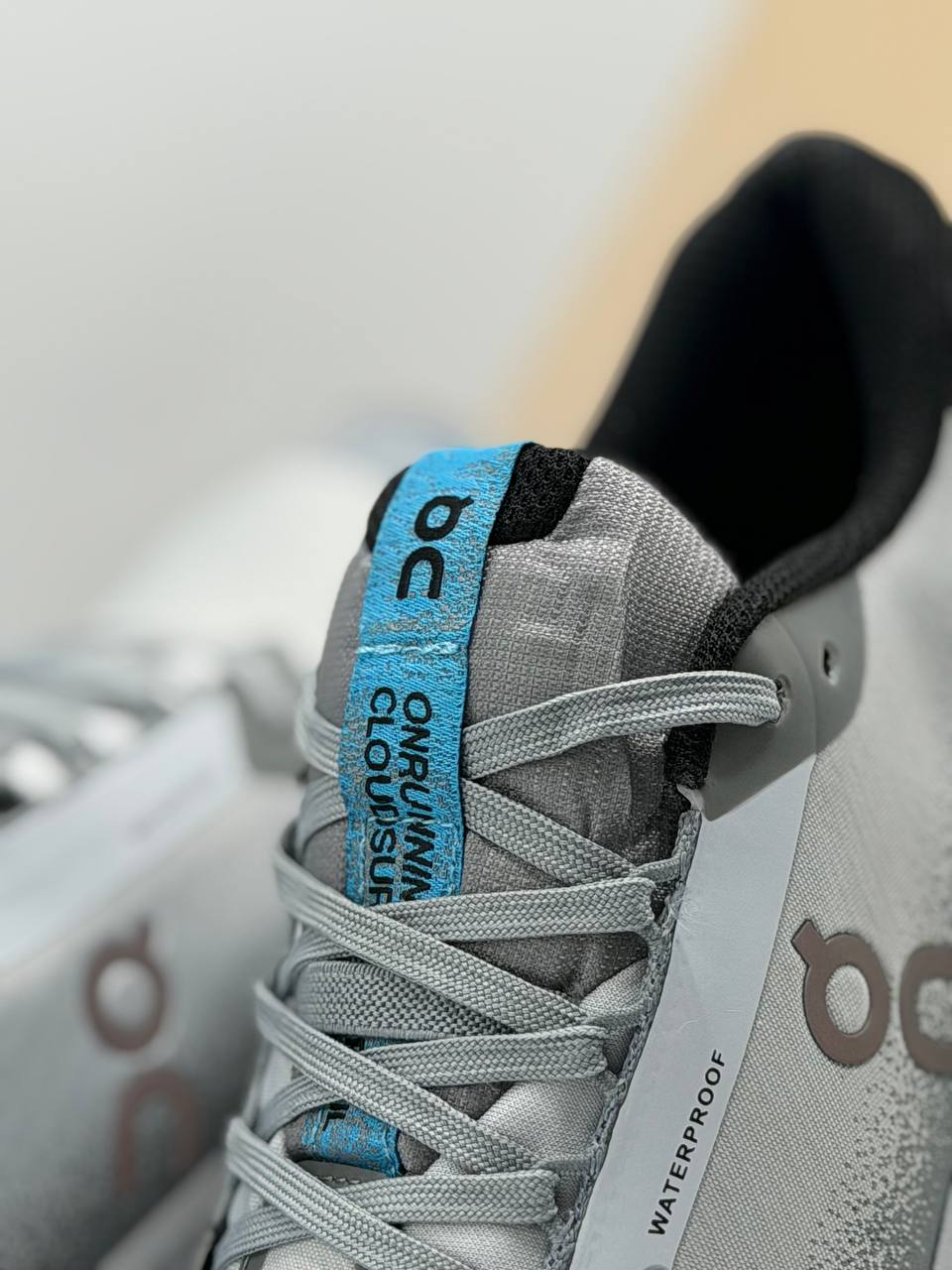 On Cloudsurfer Trail Waterproof | Gris-Azul