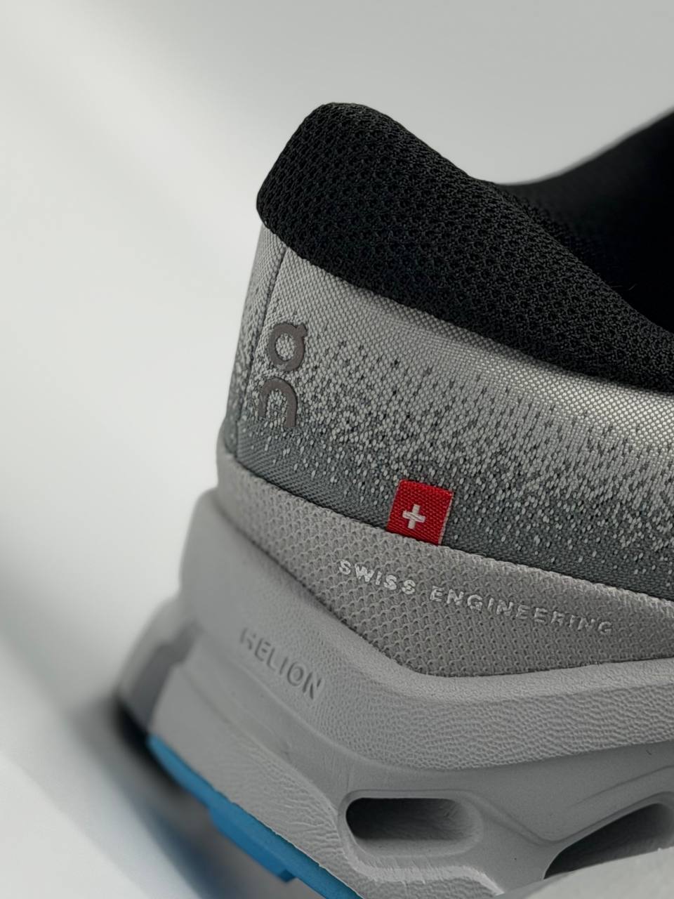 On Cloudsurfer Trail Waterproof | Gris-Azul
