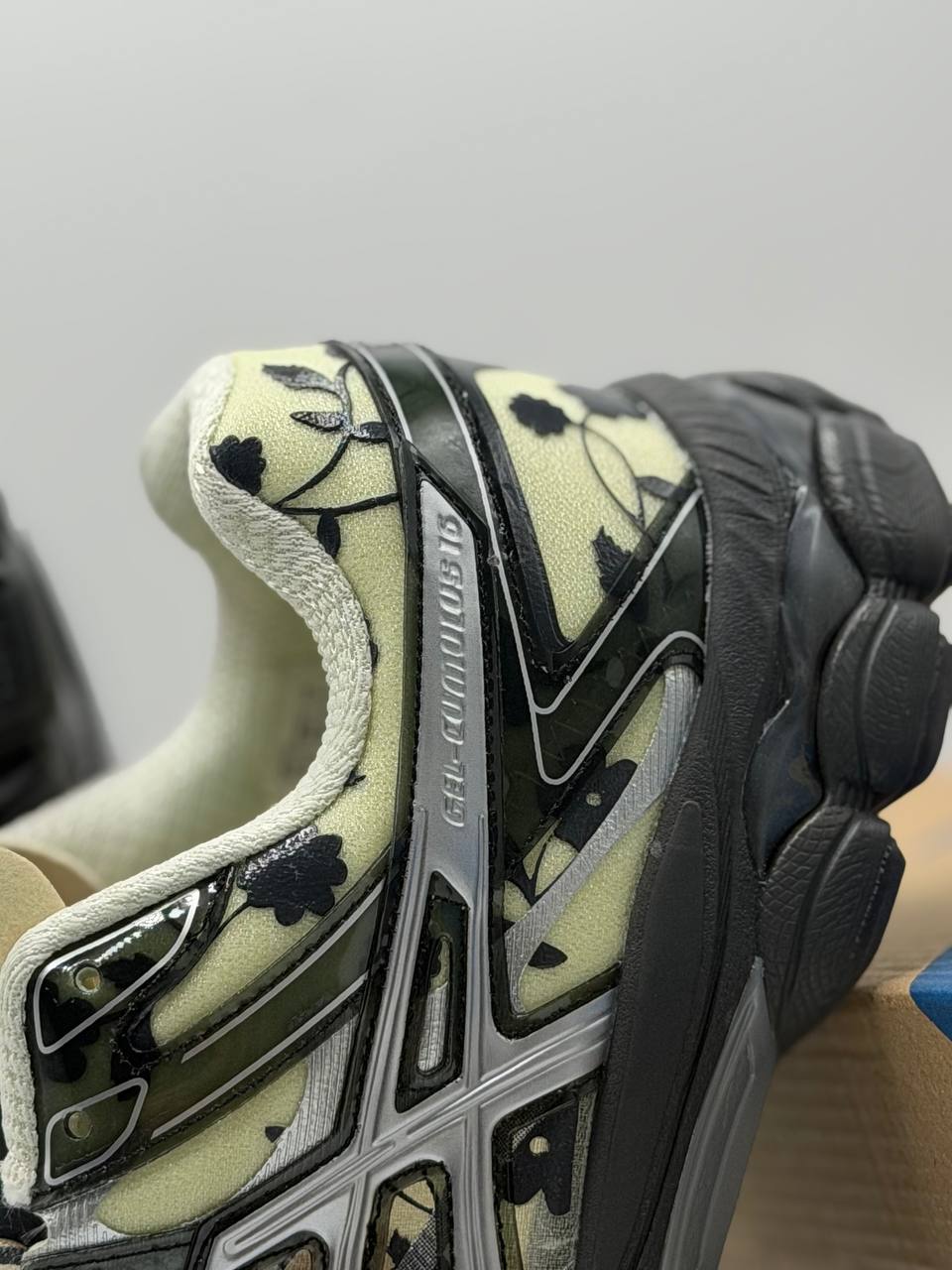 Asics Gel-Cumulus 16 SSCB "Floral Pack" | Negro |