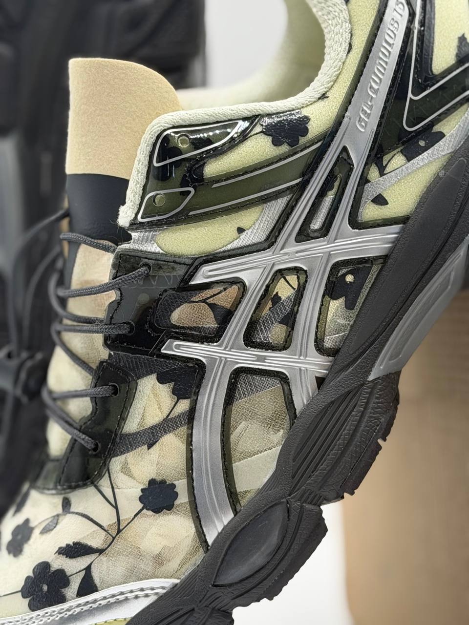 Asics Gel-Cumulus 16 SSCB "Floral Pack" | Negro |